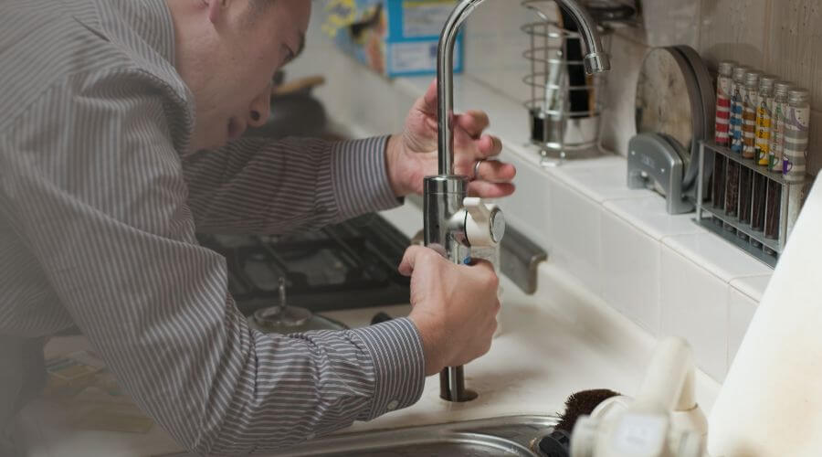 Local water heater installation in Thomson, IL